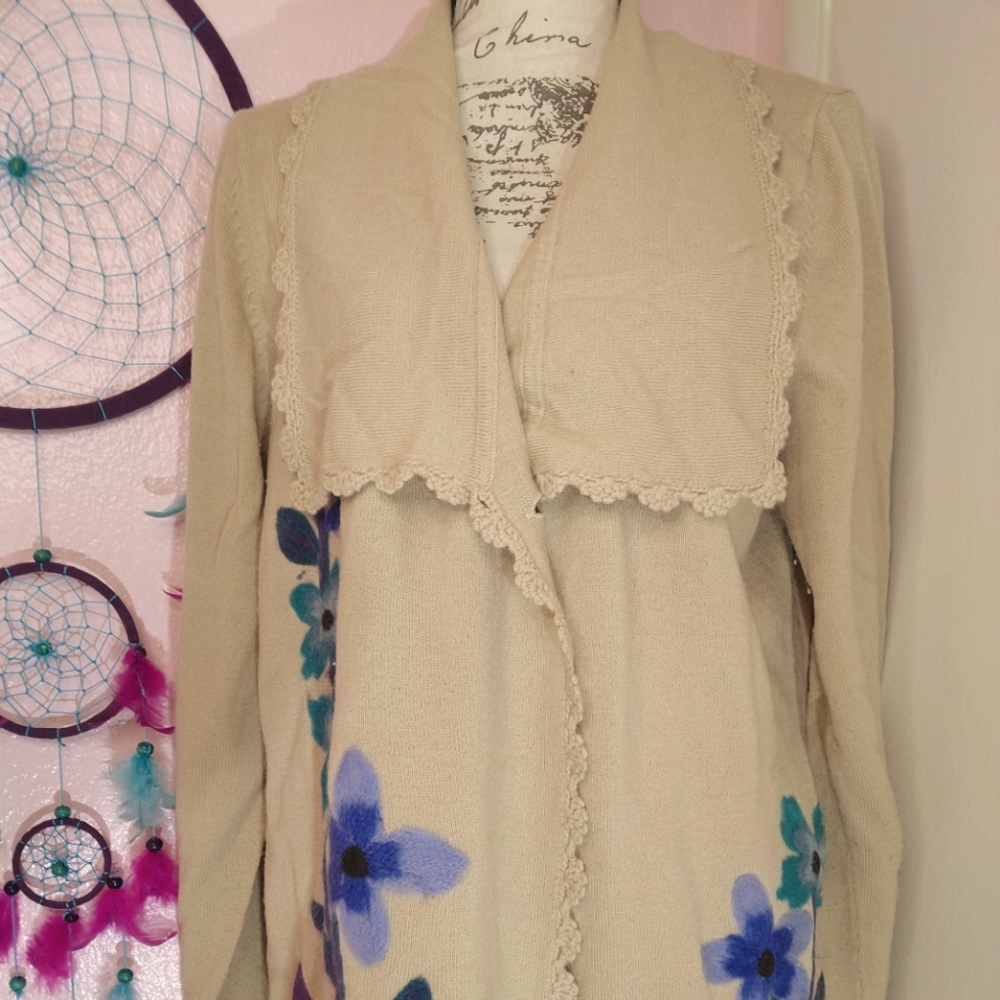 Beige Wool sweater with floral woven design by Artistica Size L